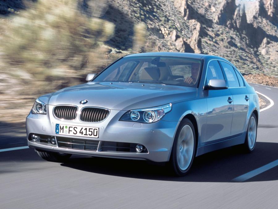  BMW 530i Sedan 2003 года  (фото 13 из 16)